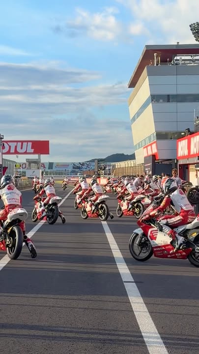 Short highlight for Race 1 of the Moto4…