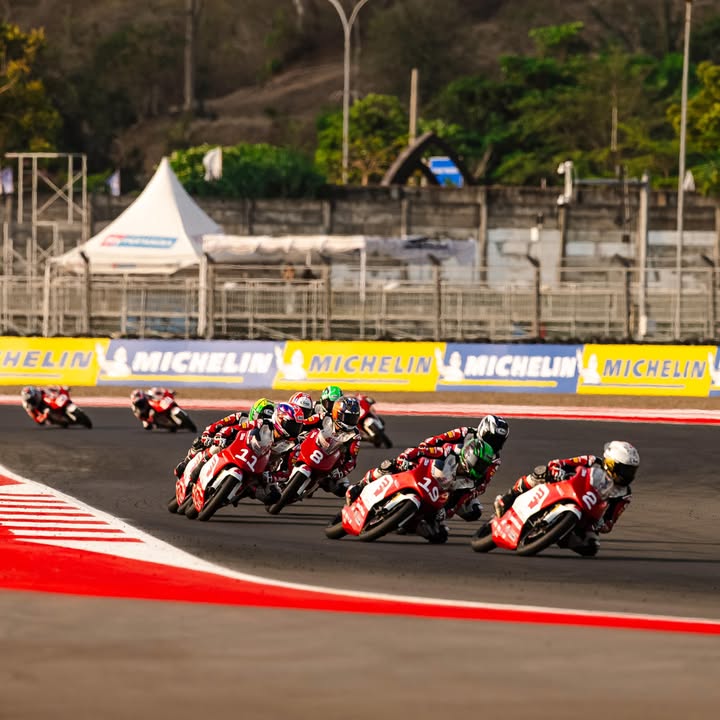 RACE 1 MOTO4 ASIA CUP SELESAI! Perlumbaan bermula…